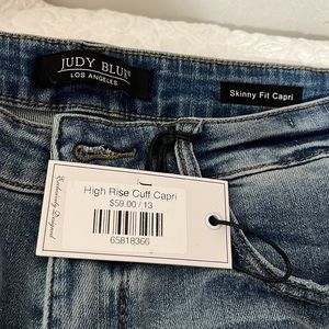 One NWT Judy Blue Skinny Fit Capri Size 13